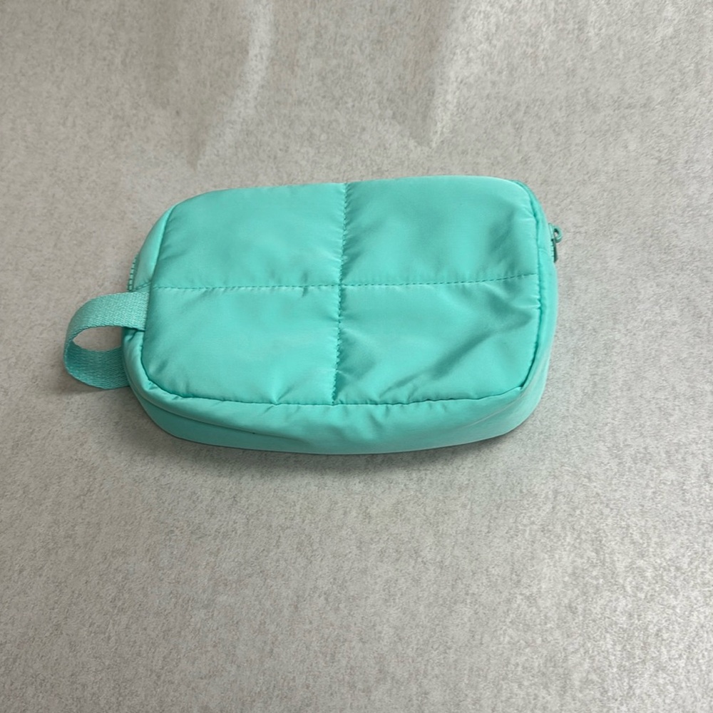 Small tote no name brand: